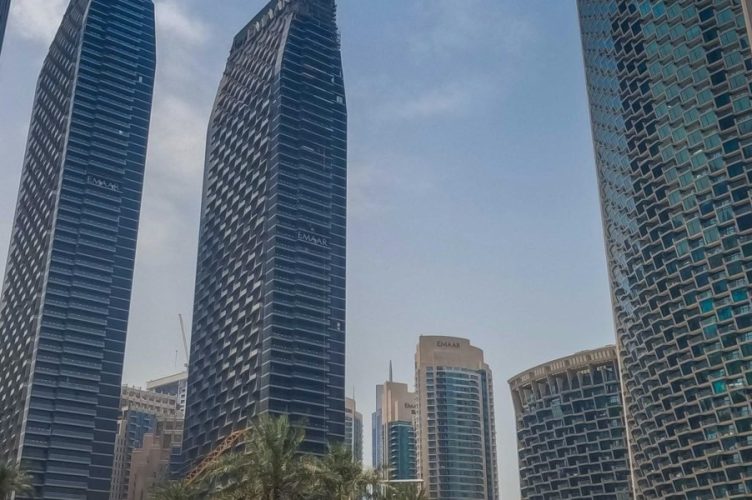 This article profiles Al Jadaf metro station on Dubai's Green Line and explains why its location makes the surrounding neighbourhood attractive for buyers, rent...