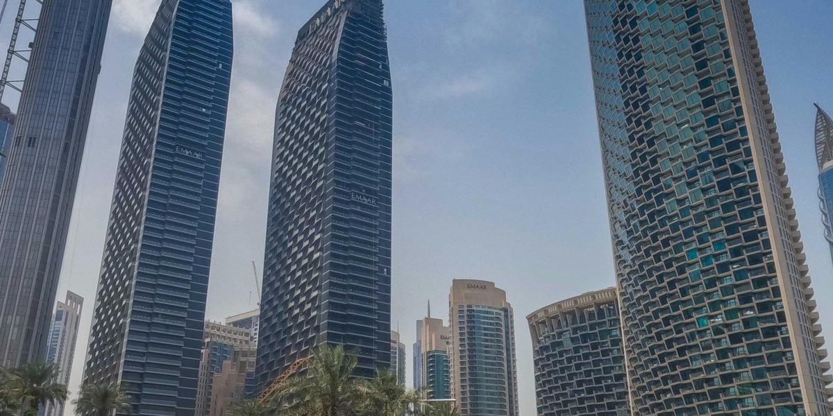 This article profiles Al Jadaf metro station on Dubai's Green Line and explains why its location makes the surrounding neighbourhood attractive for buyers, rent...
